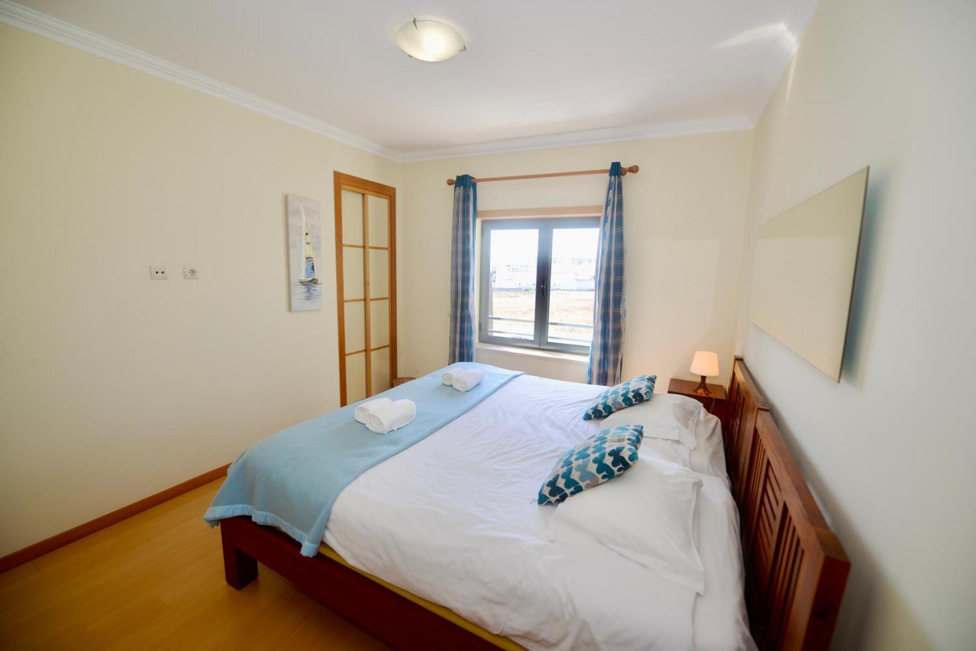 Pebble - 1 Bedroom Apartment Sleeps 5 With Pool & Tennis Court Sao Martinho do Porto Ngoại thất bức ảnh
