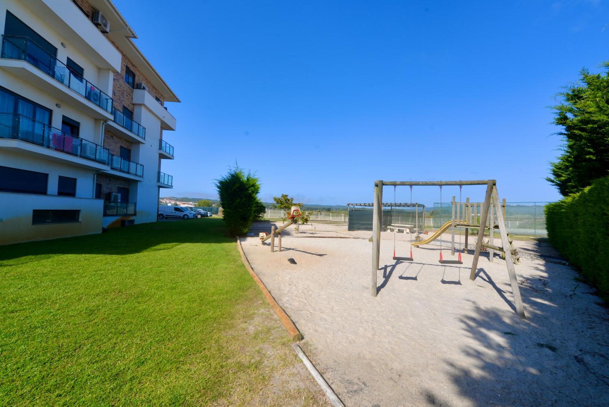 Pebble - 1 Bedroom Apartment Sleeps 5 With Pool & Tennis Court Sao Martinho do Porto Ngoại thất bức ảnh